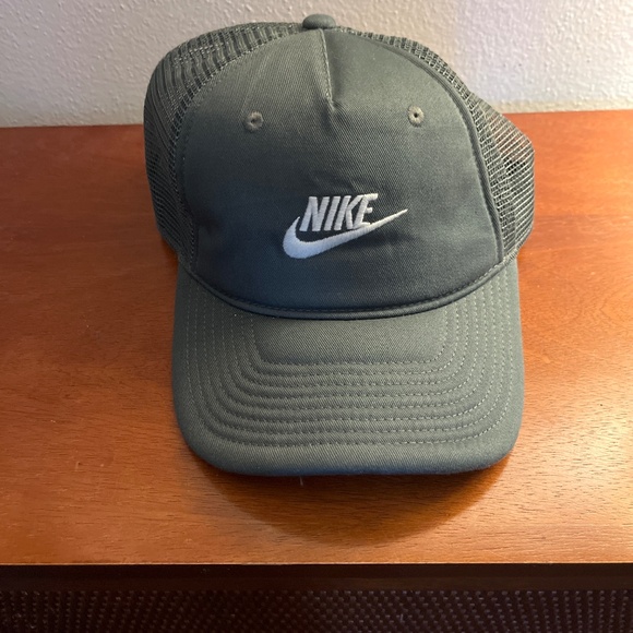Nike Men’s SnapBack Hat - Picture 1 of 2